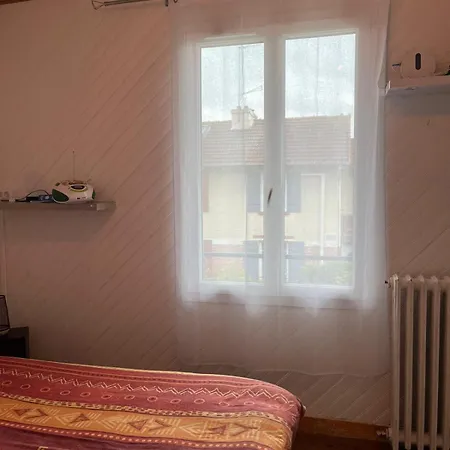 Homestay szállás La Helene Bois-Colombes